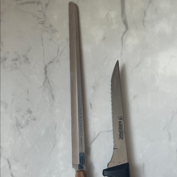 J.A. Henckels International Ever edge Fillet & Flint Stainless Vanadium Knives - Picture 4 of 6